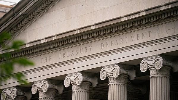  当谈判桌遇上航母群：美伊博弈中的信任困境与和平曙光 新闻