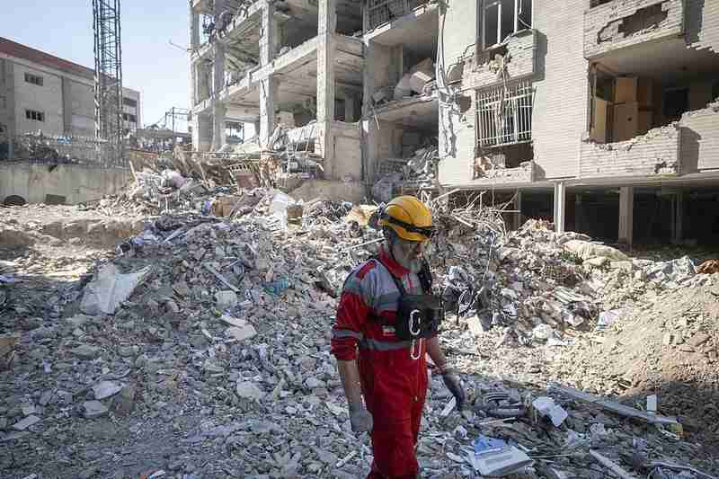  中东停火迷局：系统压力如何倒逼出“风险冻结”新范式 新闻