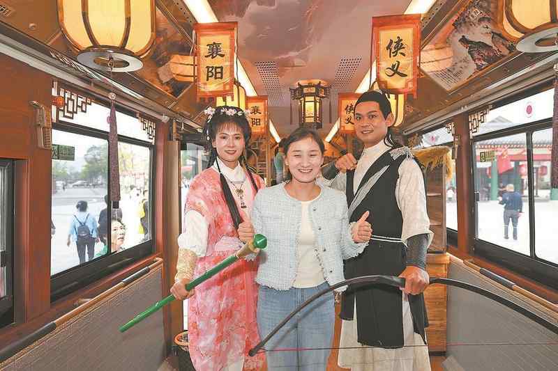 当司机变身关羽、秦始皇:街头这份浪漫背后有多少人的心酸与坚持 情感心理