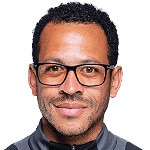  斯坦福桥暗流涌动；罗塞尼尔执教前景面临严峻考验。 体育新闻