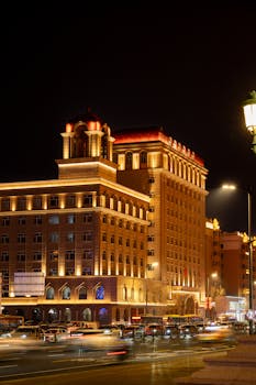 航天保险市场潜力巨大，挑战与机遇并存；险企科技赋能，保障链条逐步优化。