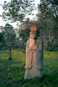 避险神话破灭，中东烽烟下；黄金白银为何大幅回调。