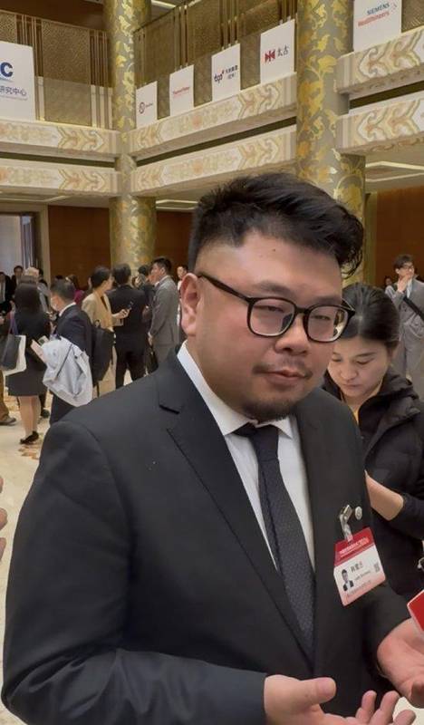 脑机接口前沿进展；韩璧丞分享强脑科技战略布局。