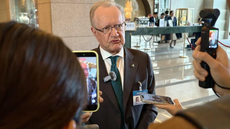  国际目光聚焦北京，中国高质量发展路径引热议。 新闻