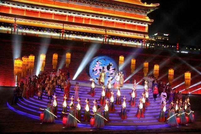  技术解密·沉浸式演艺新范式：西安城墙《梦长安》多媒体实景演出深度剖析 文化旅游 技术解密·沉浸式演艺新范式：西安城墙《梦长安》多媒体实景演出深度剖析 文化旅游